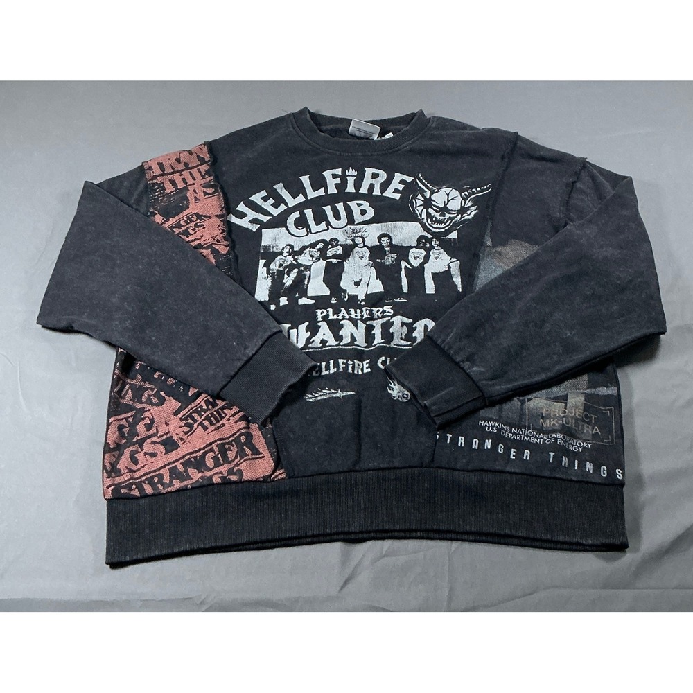 Netflix Stranger Things Hellfire Club Mens Crewneck Sweatshirt Black Medium NWT